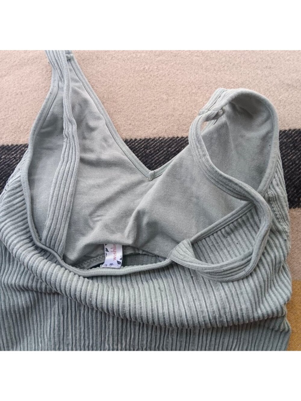 M/L Wishlist Ribbed Build In Bra Tank Padded Gray Cropped - Picture 3 of 5